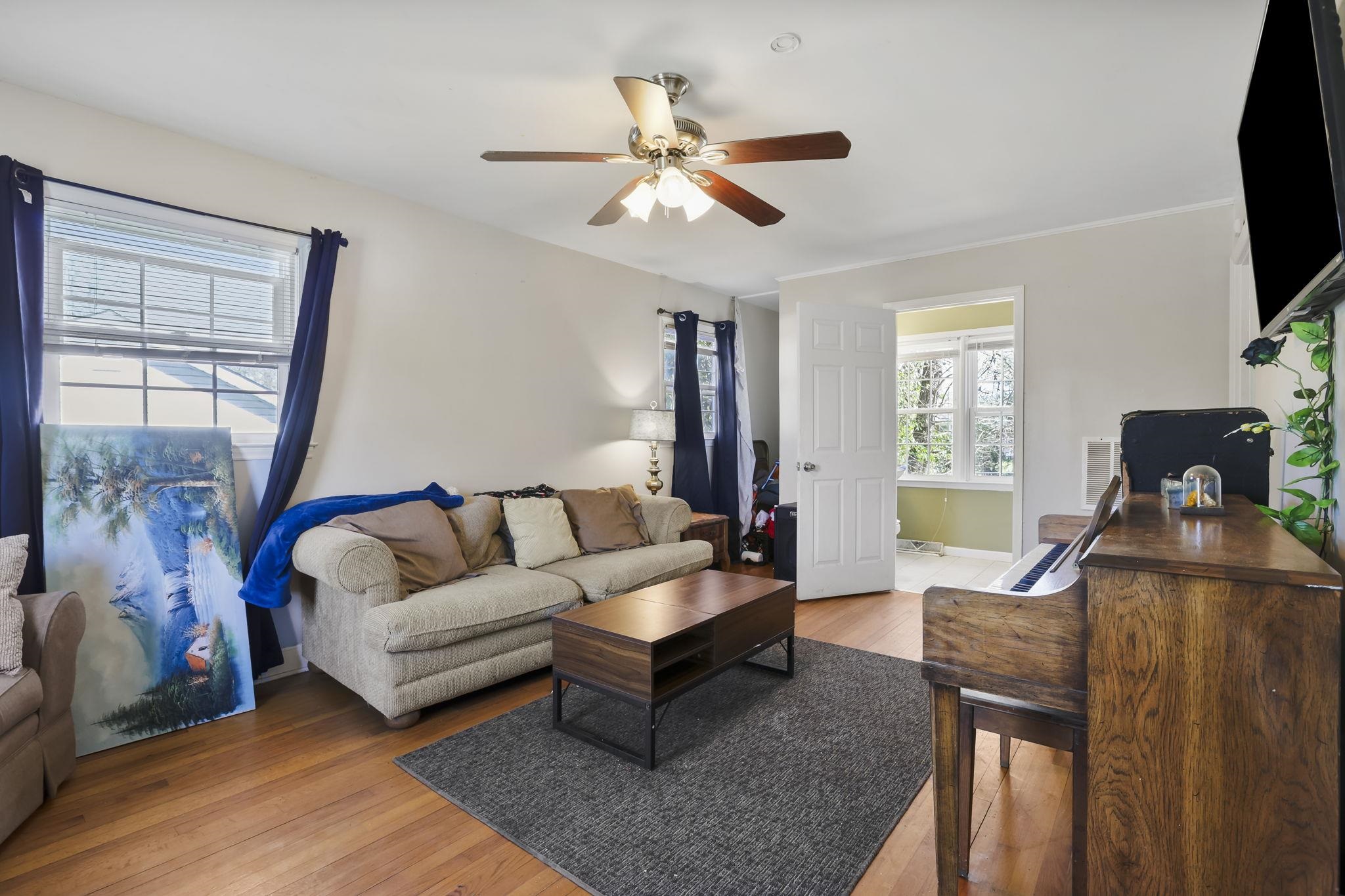 200 Yorkshire Drive Property Photo 4