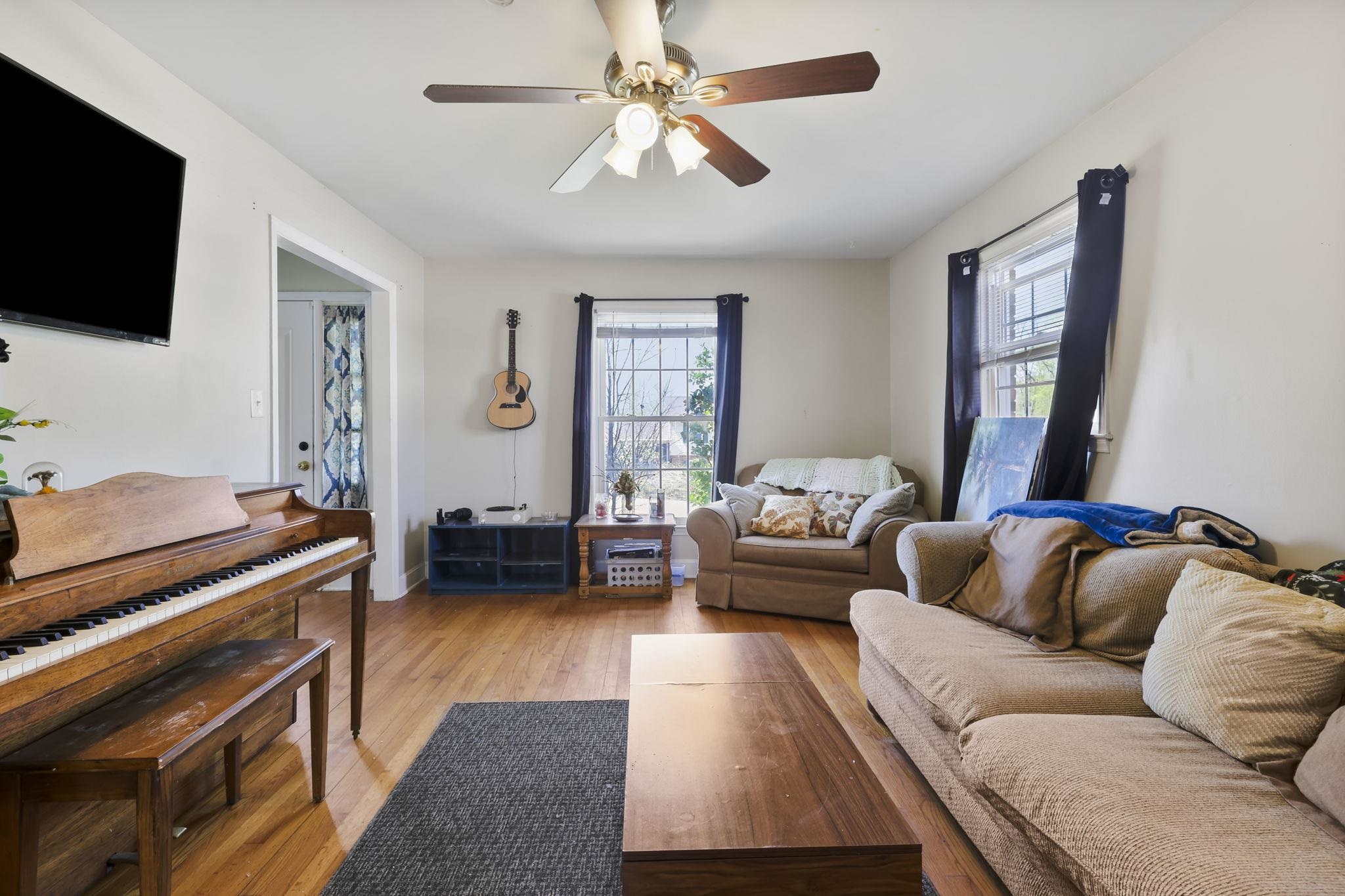 200 Yorkshire Drive Property Photo 6