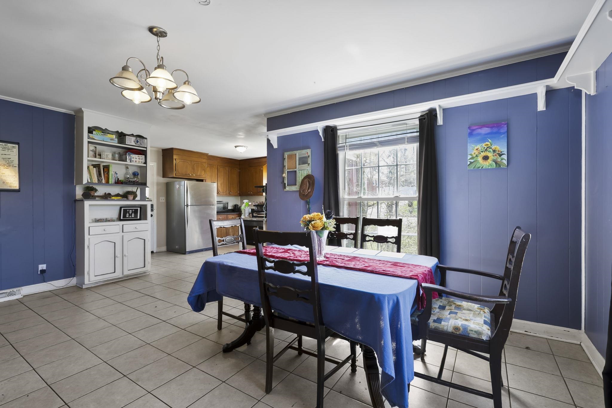 200 Yorkshire Drive Property Photo 7