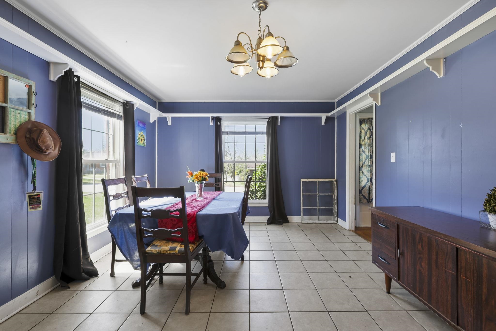 200 Yorkshire Drive Property Photo 8