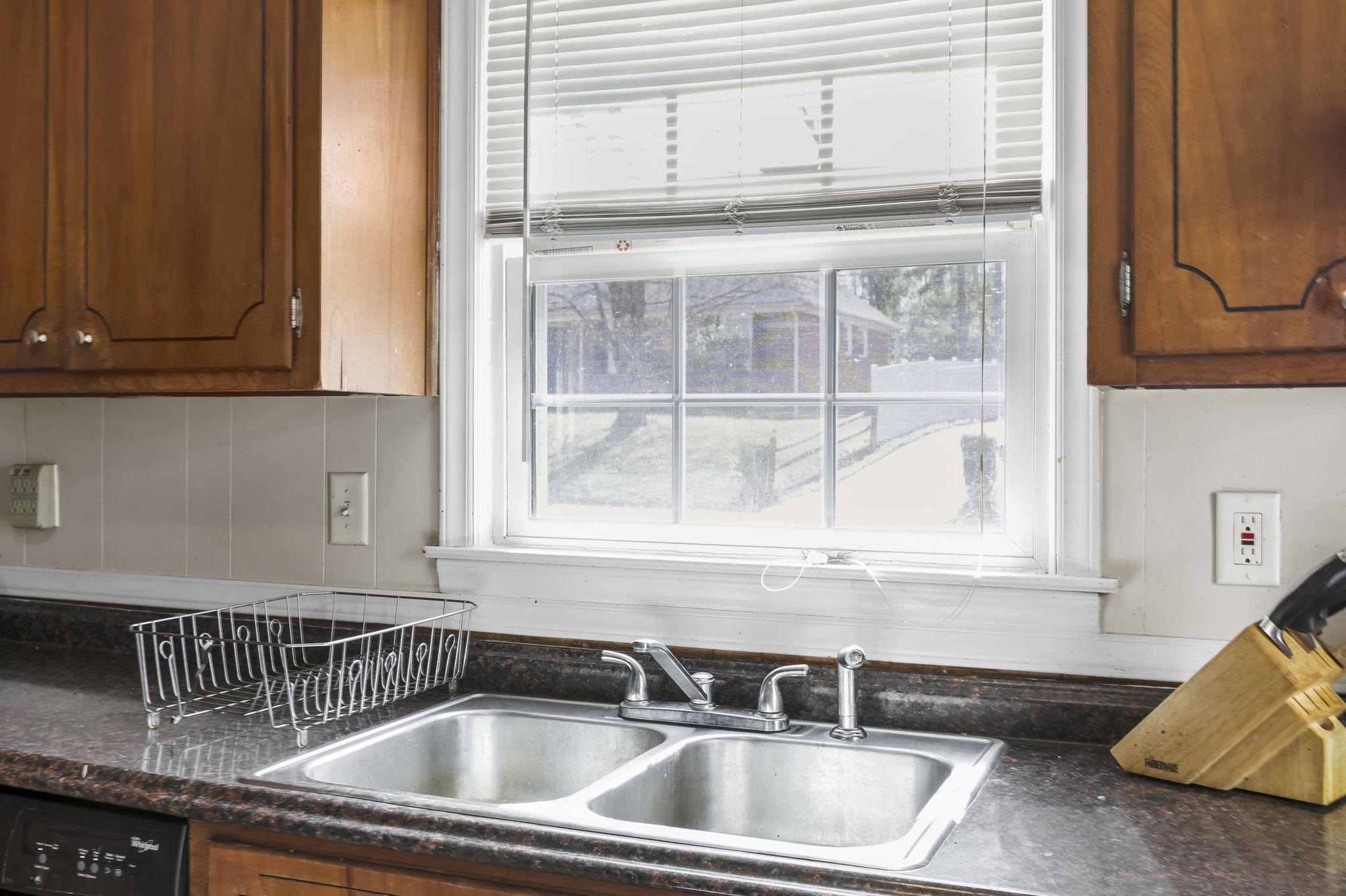 200 Yorkshire Drive Property Photo 11