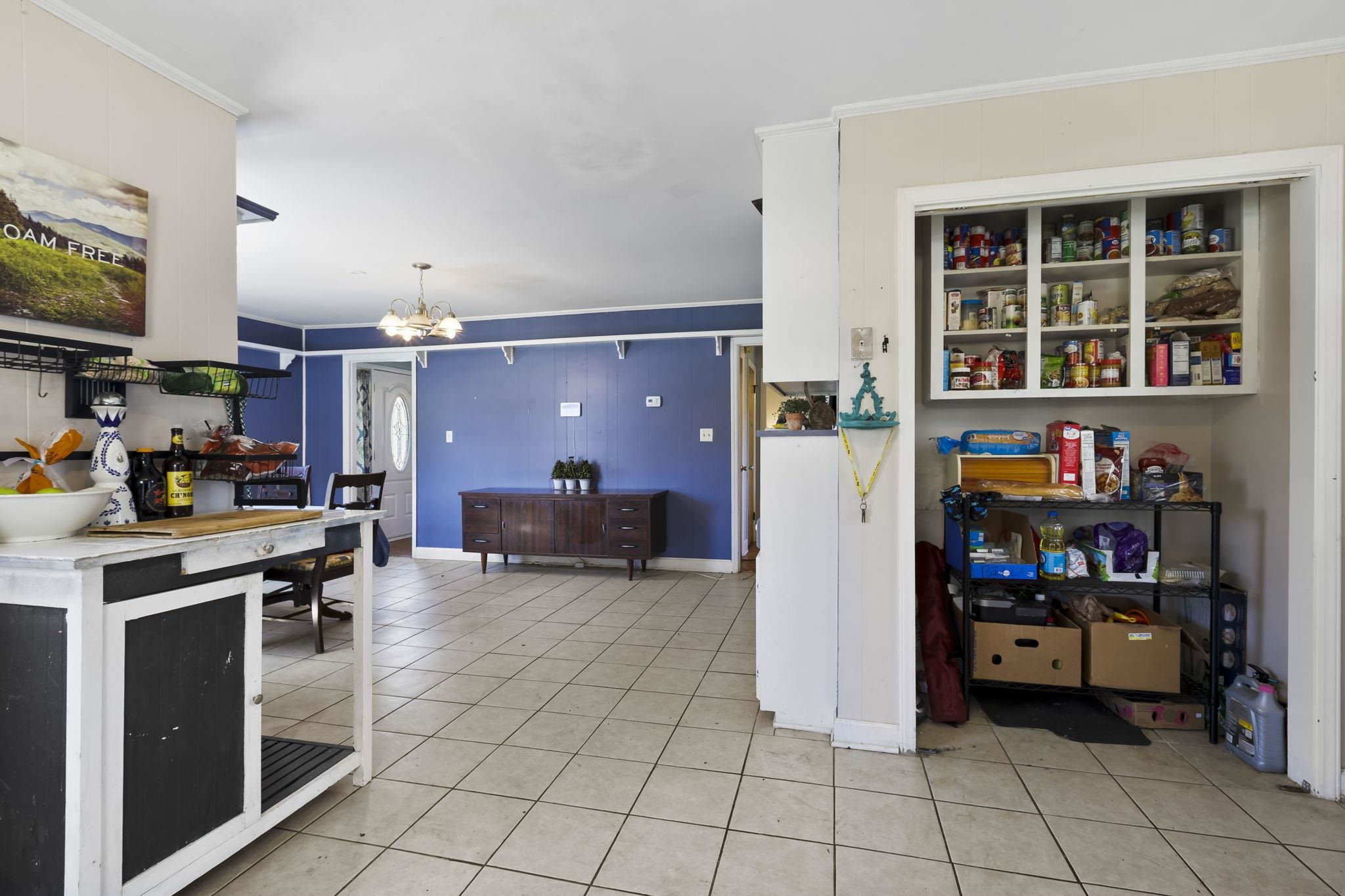 200 Yorkshire Drive Property Photo 12