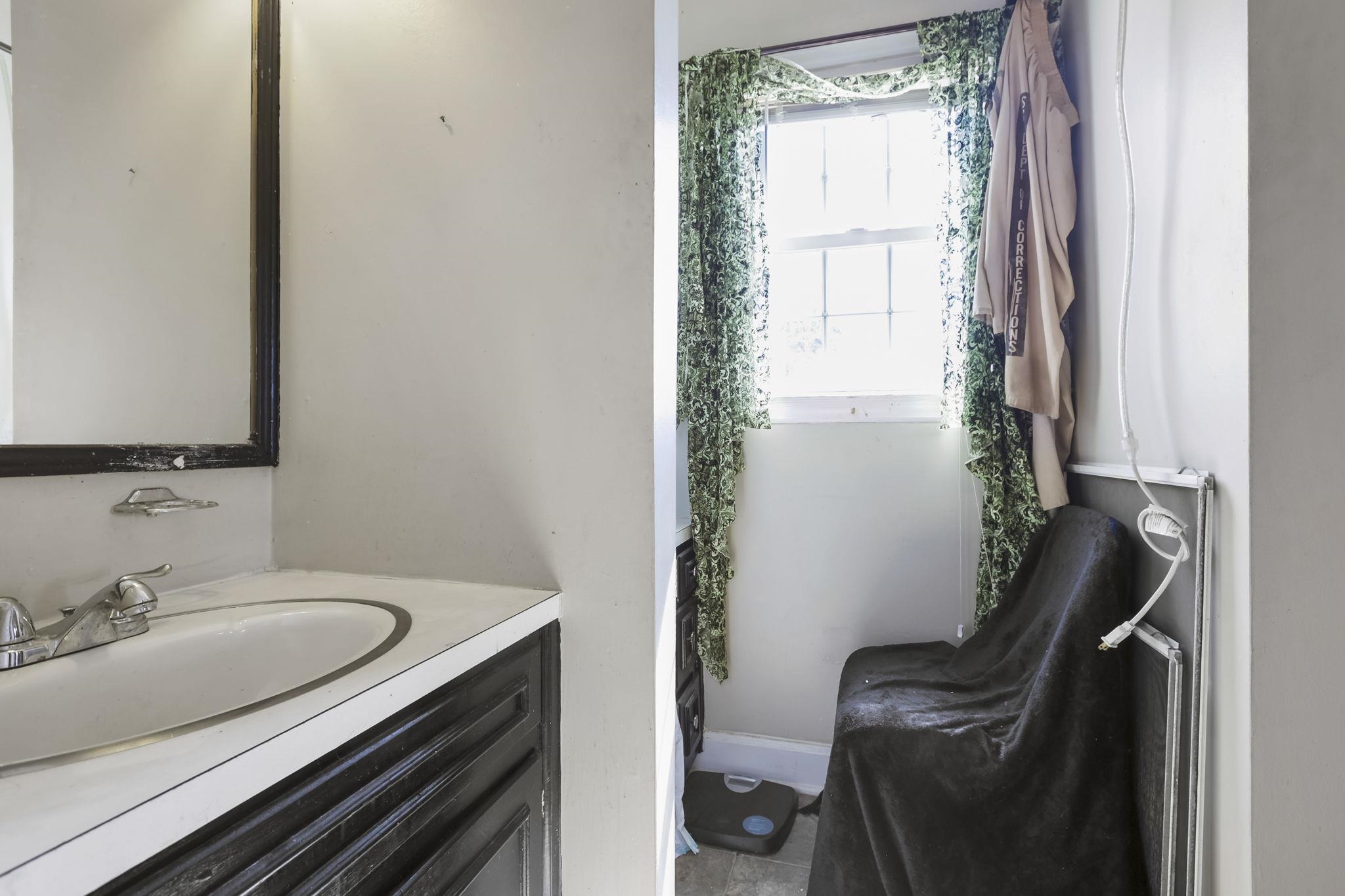 200 Yorkshire Drive Property Photo 18