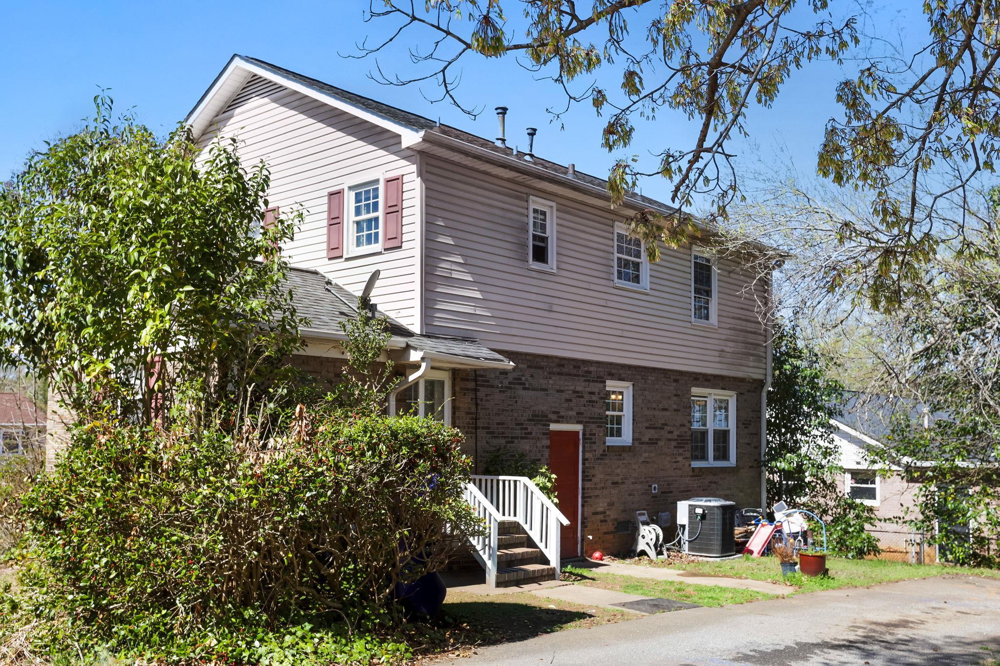 200 Yorkshire Drive Property Photo 26