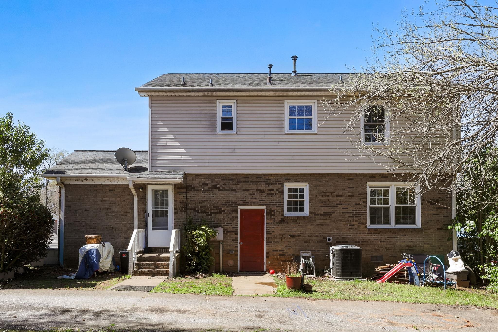 200 Yorkshire Drive Property Photo 27