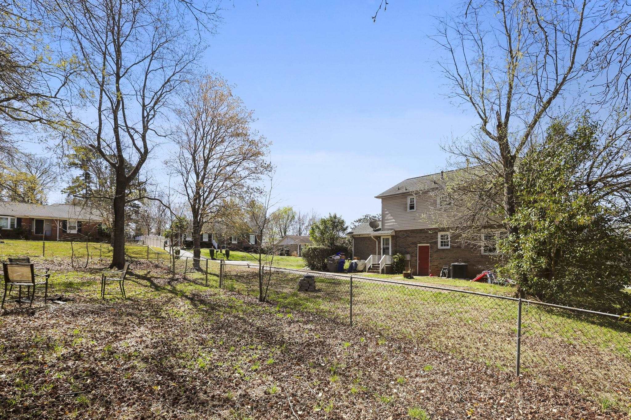 200 Yorkshire Drive Property Photo 28