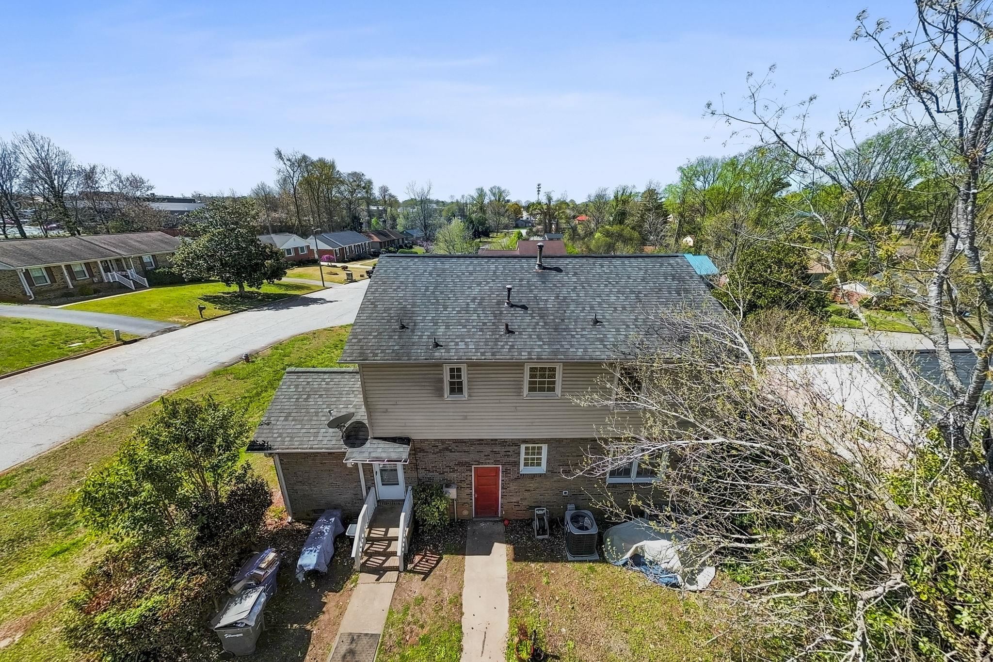 200 Yorkshire Drive Property Photo 32