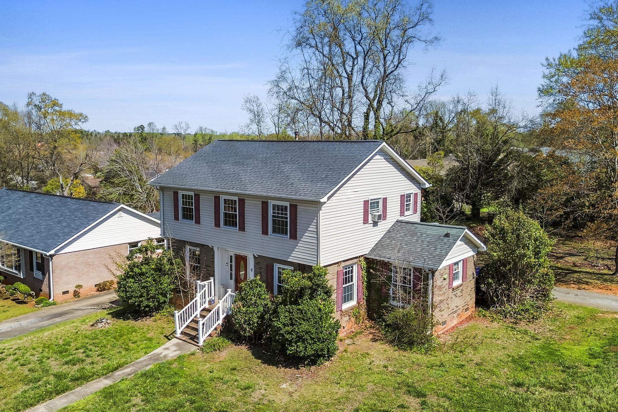 200 Yorkshire Drive Property Photo 34