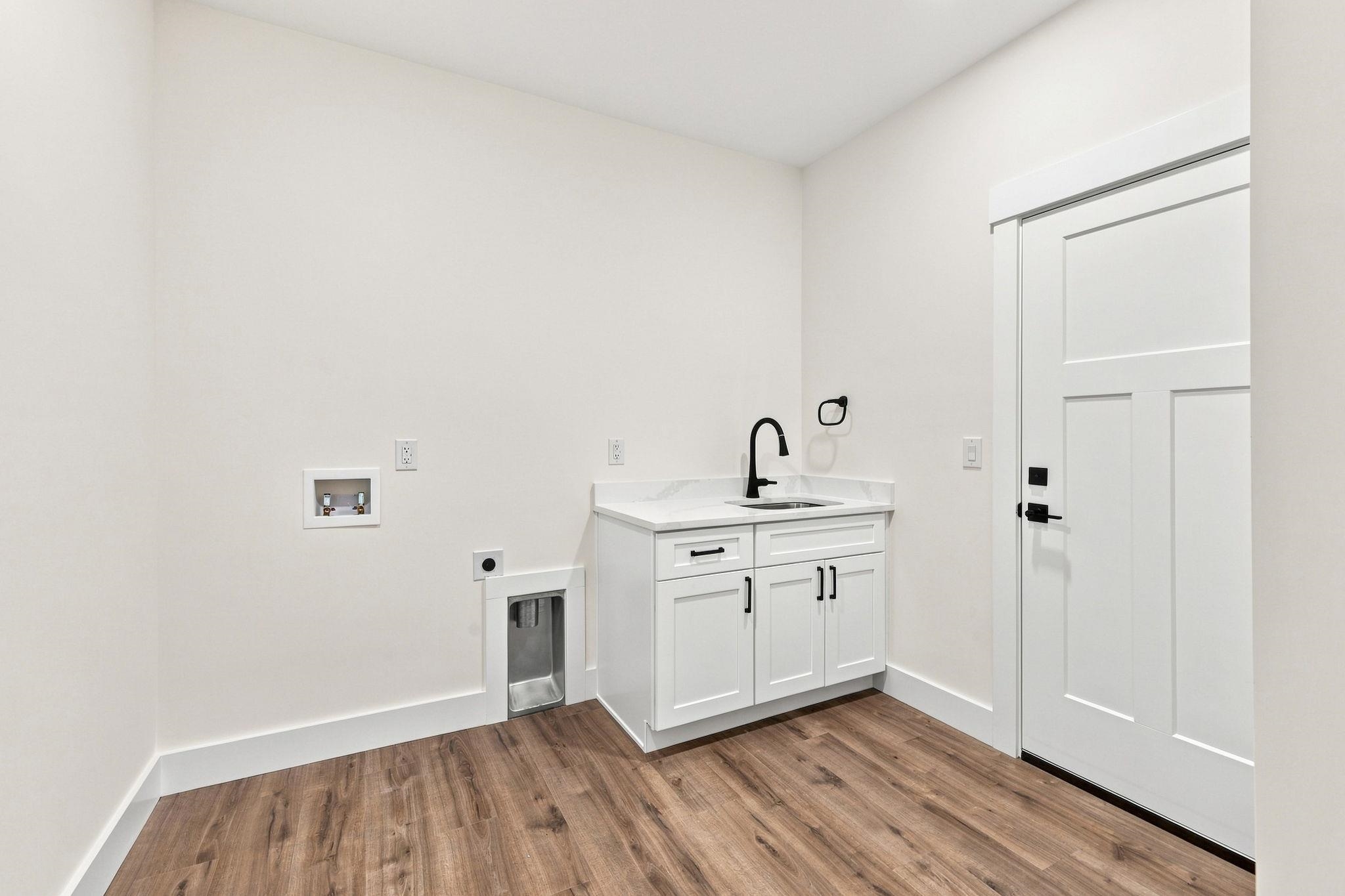 715 Three Wood Lane Property Photo 26