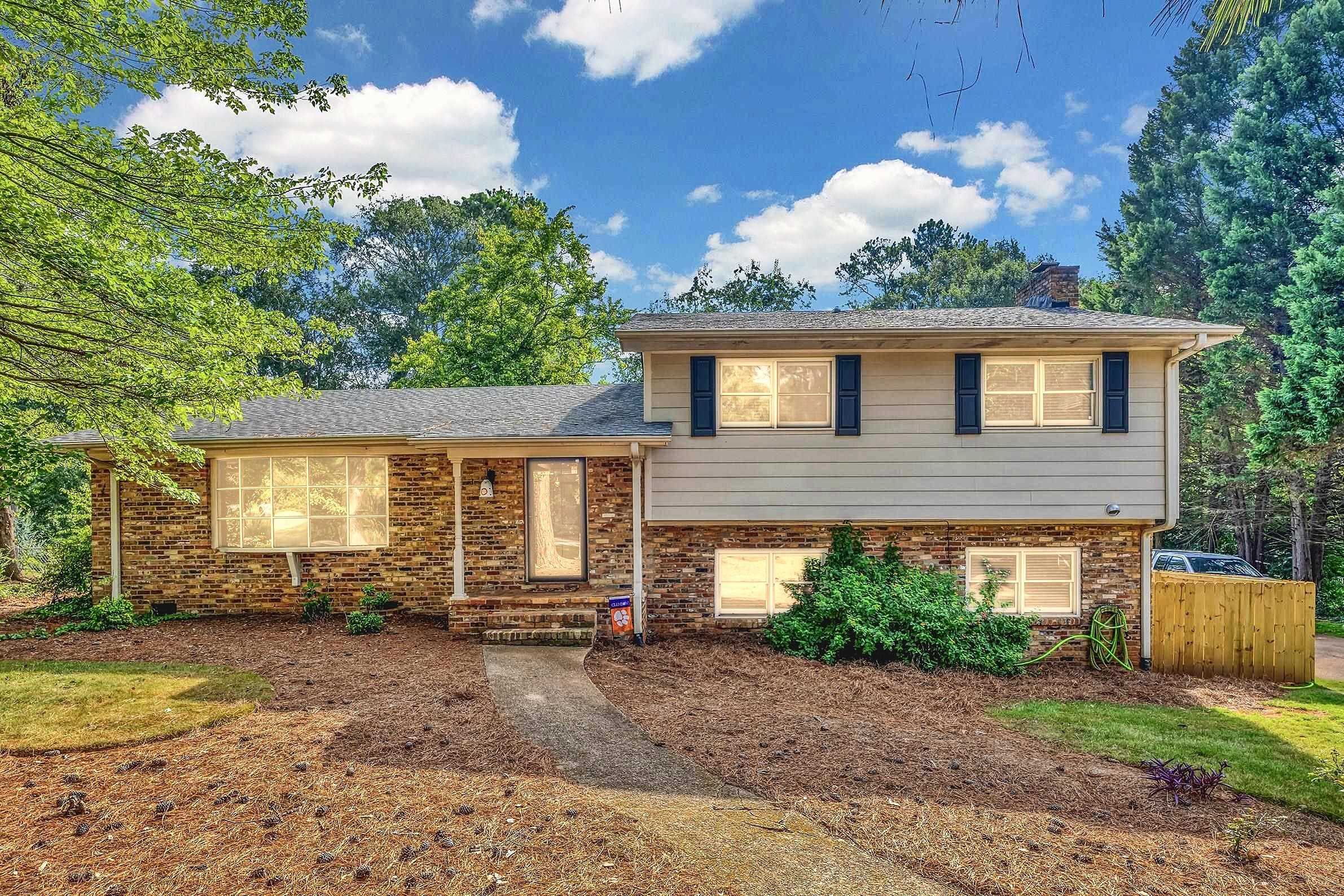2209 Edgefield Road Property Photo 1