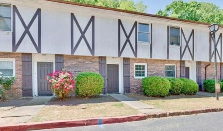 1108 Tiger Blvd , 149 Property Photo 2
