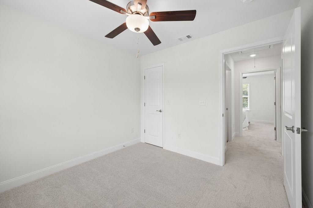 670 Saxon Avenue Property Photo 10