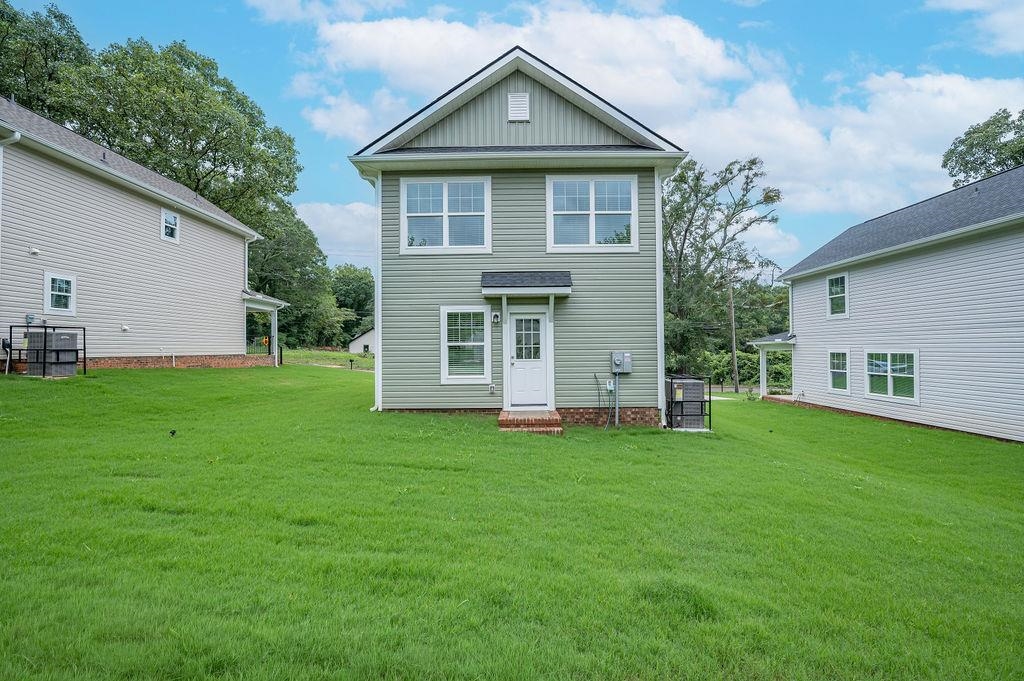670 Saxon Avenue Property Photo 16