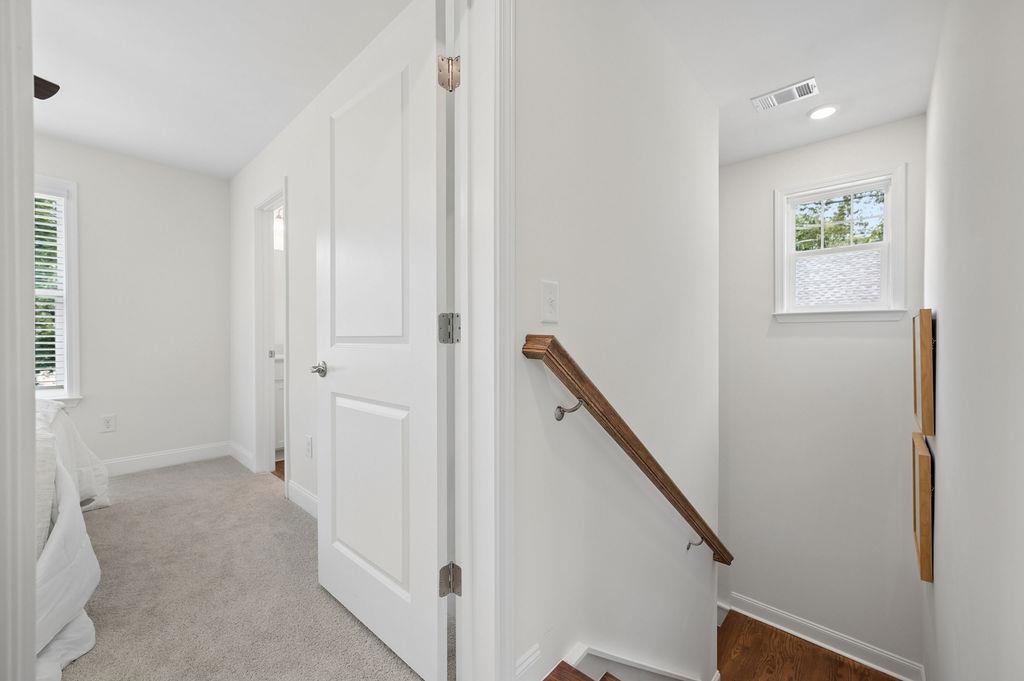 670 Saxon Avenue Property Photo 21