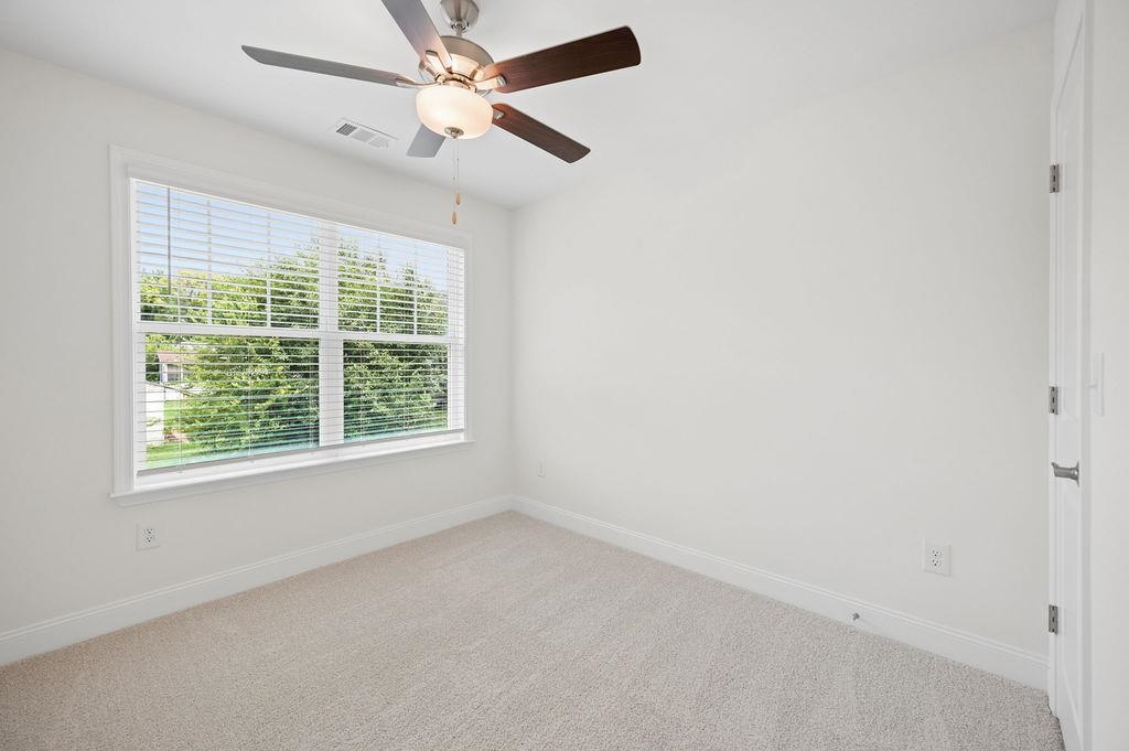 670 Saxon Avenue Property Photo 22