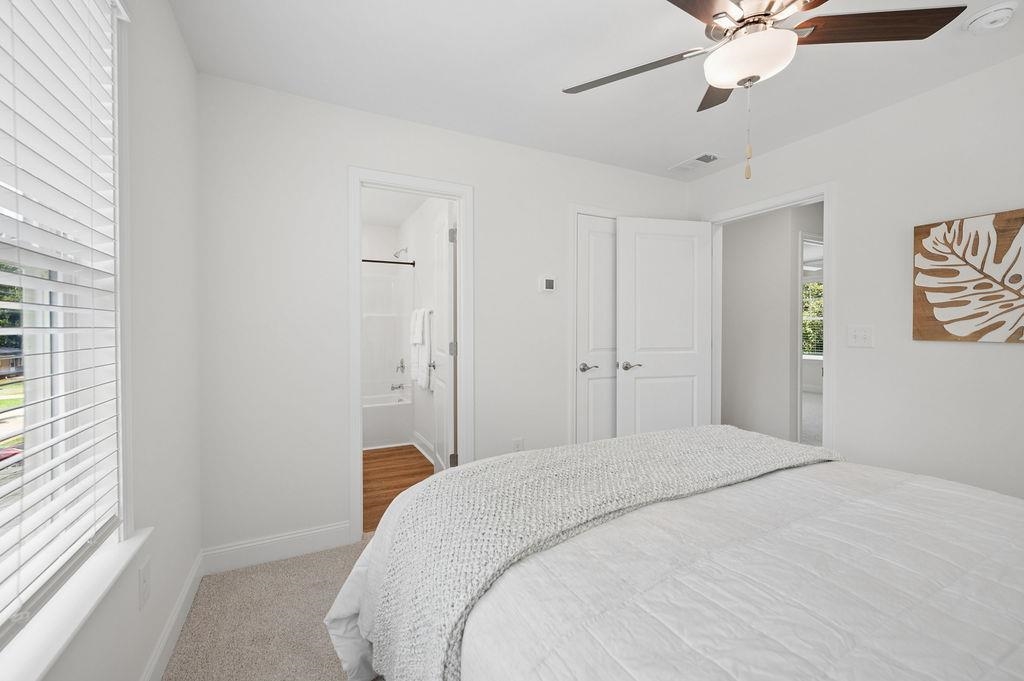 670 Saxon Avenue Property Photo 23