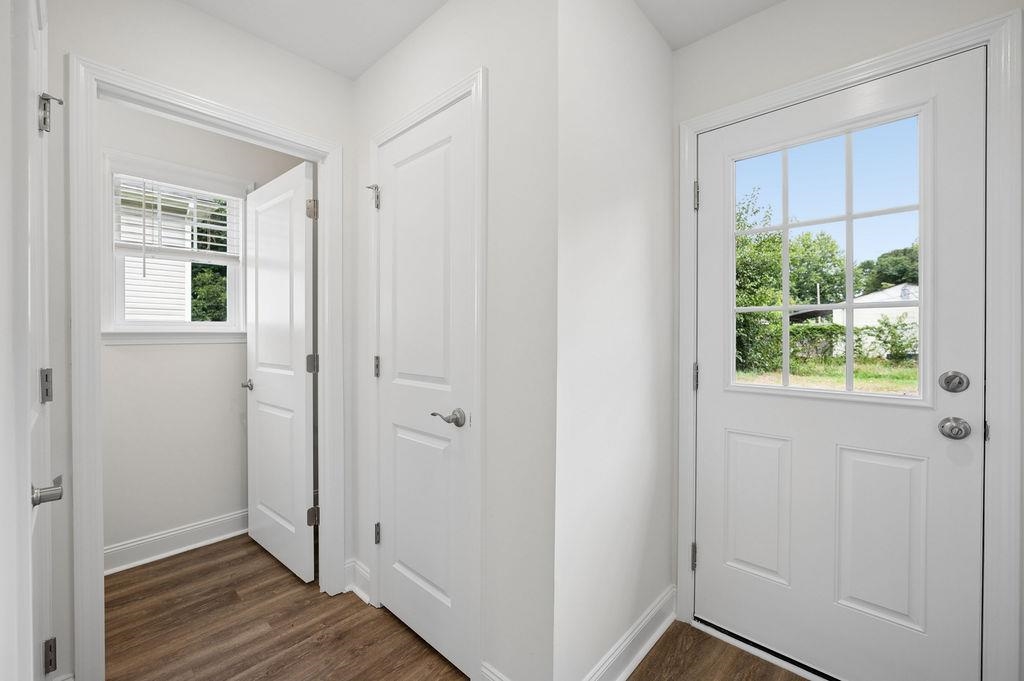 670 Saxon Avenue Property Photo 34