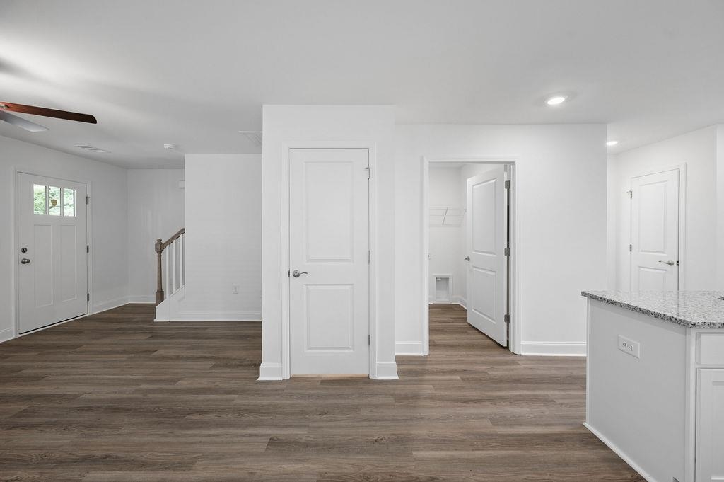 668 Saxon Avenue Property Photo 11