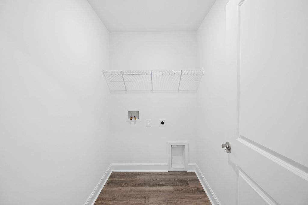668 Saxon Avenue Property Photo 19
