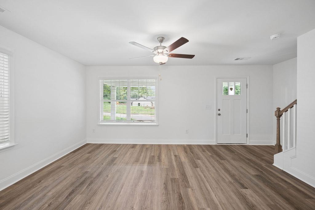 668 Saxon Avenue Property Photo 21