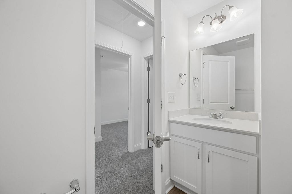 668 Saxon Avenue Property Photo 24