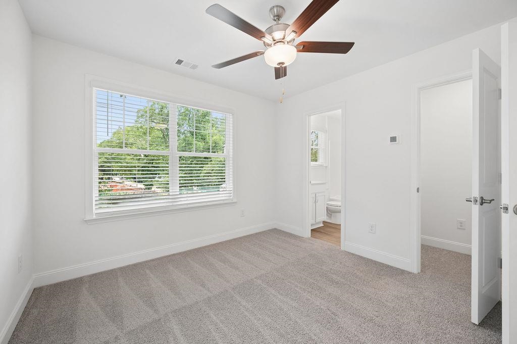 668 Saxon Avenue Property Photo 27