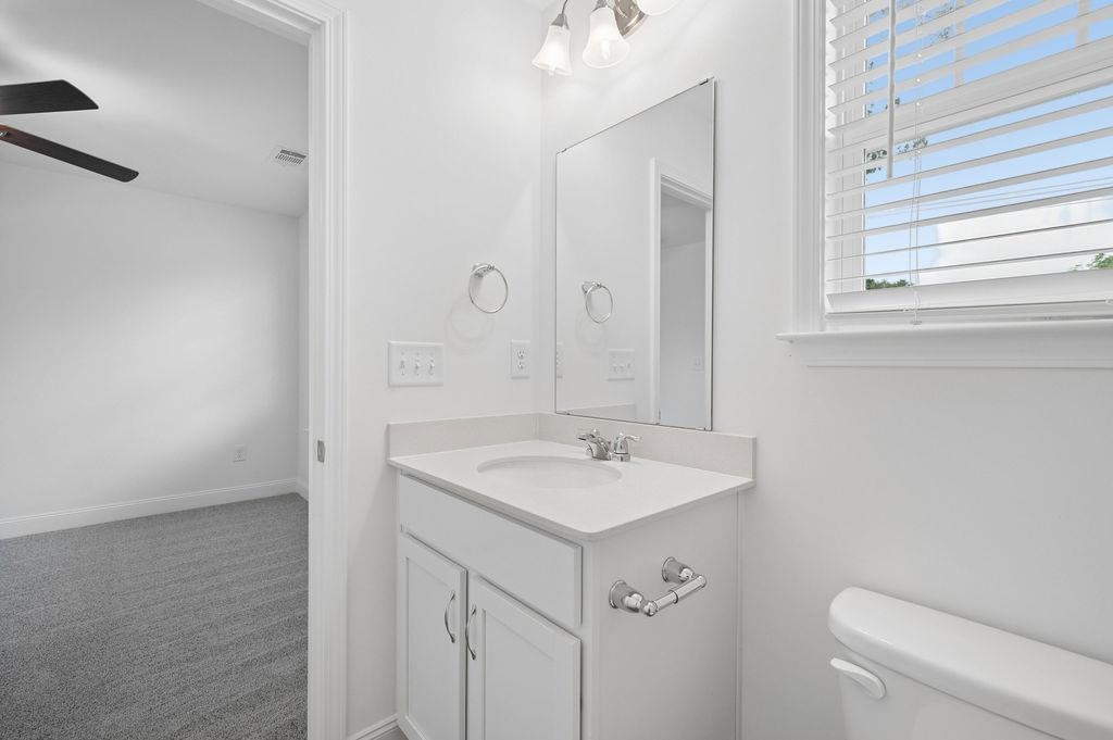 668 Saxon Avenue Property Photo 32