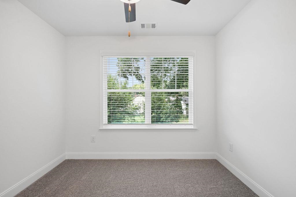 668 Saxon Avenue Property Photo 35