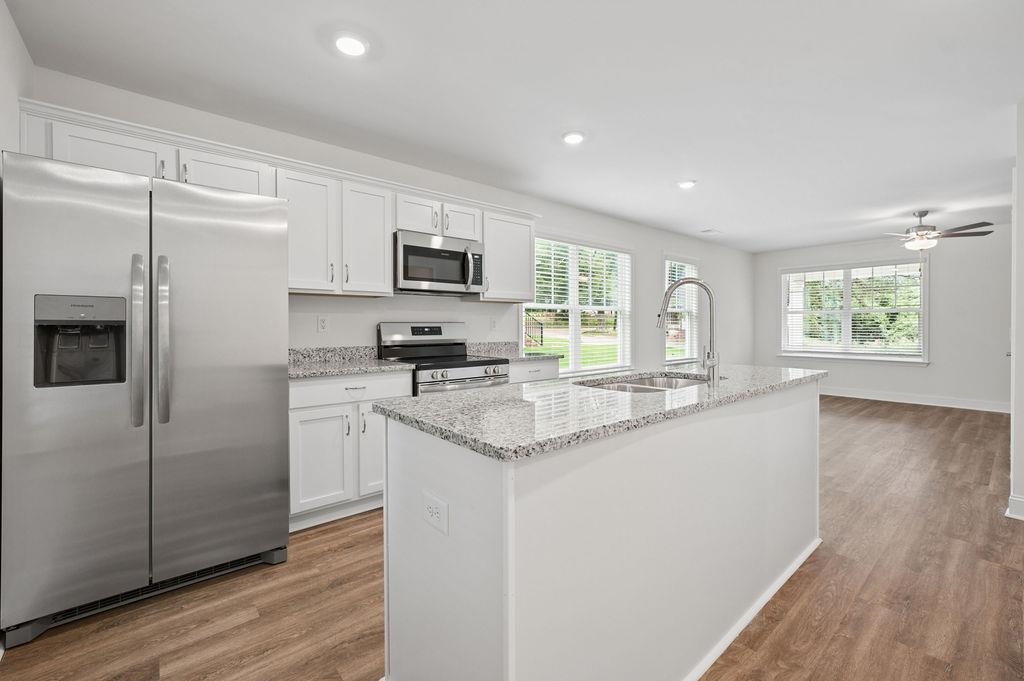 672 Saxon Avenue Property Photo 10