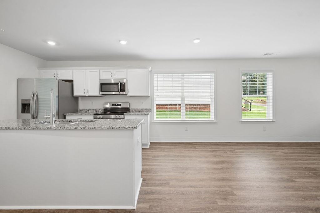 672 Saxon Avenue Property Photo 15