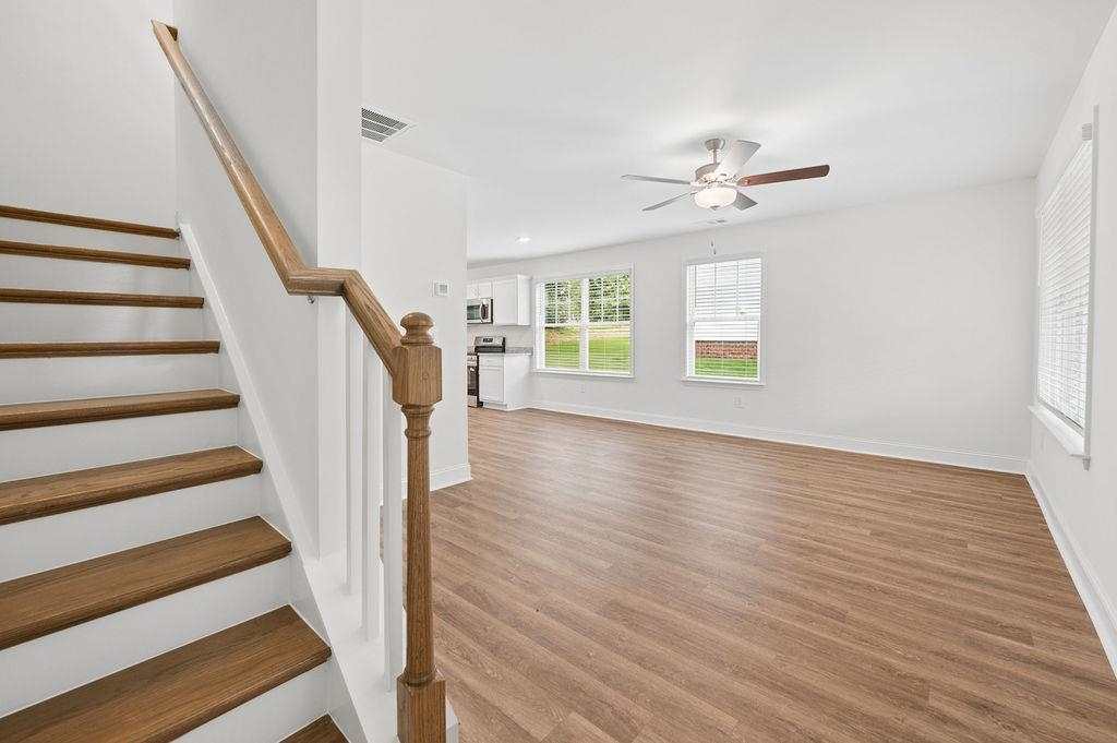 674 Saxon Avenue Property Photo 7