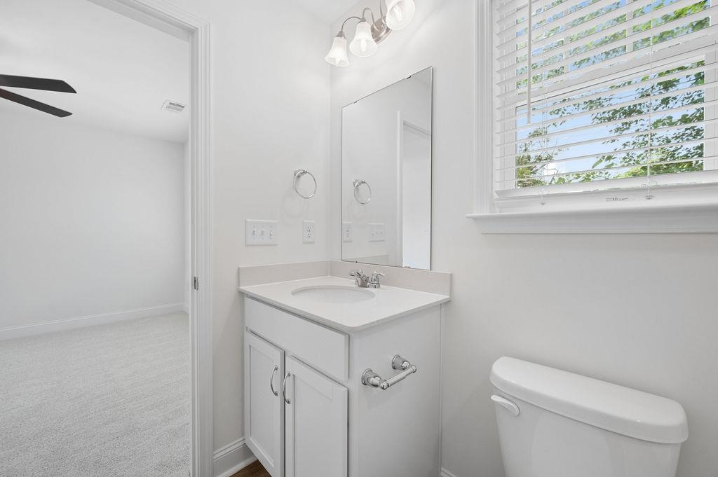 674 Saxon Avenue Property Photo 28