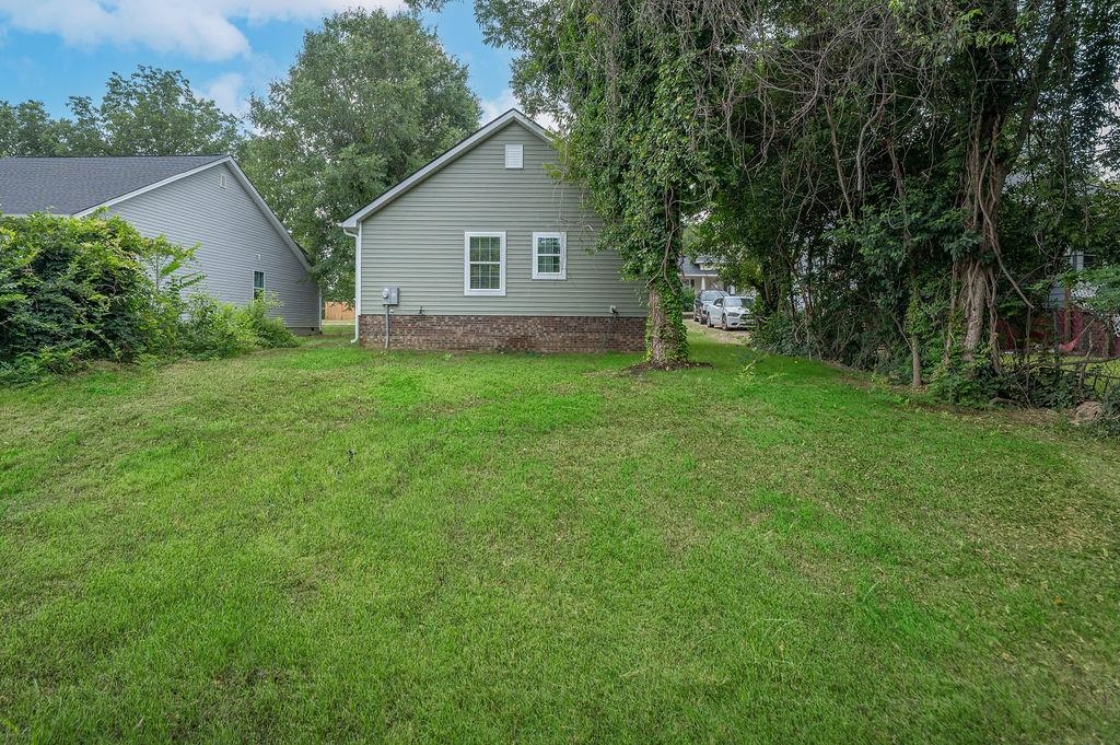 779 Leonard Street Property Photo 7