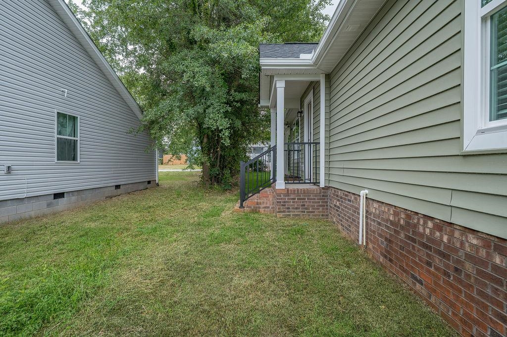 779 Leonard Street Property Photo 9