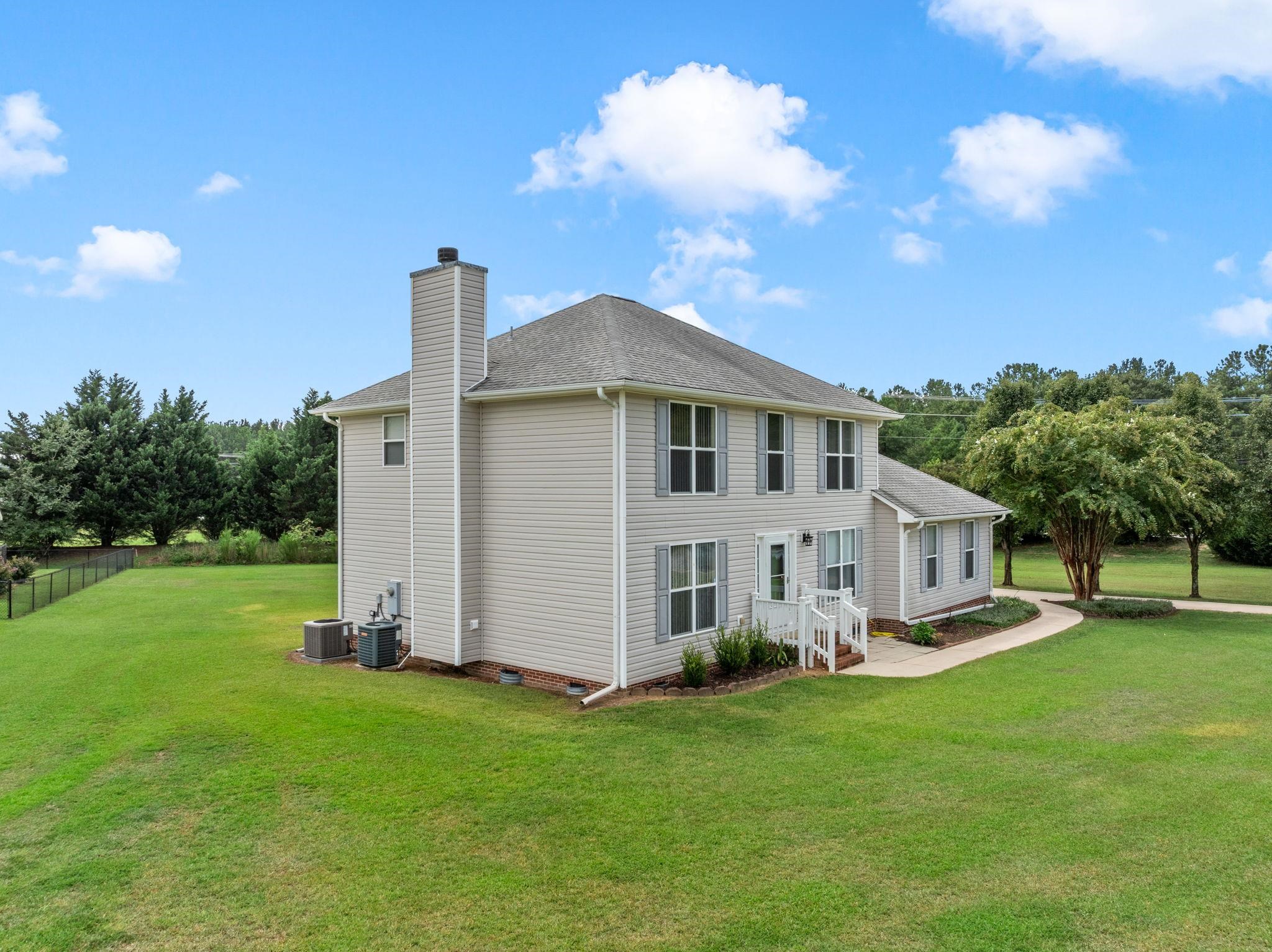 104 Bermuda Lane Property Photo 5