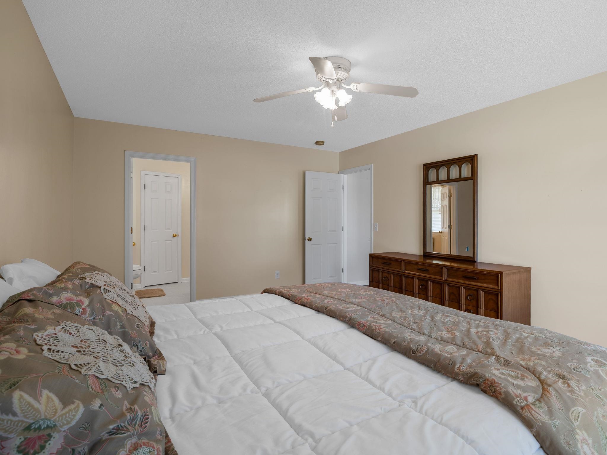 104 Bermuda Lane Property Photo 27