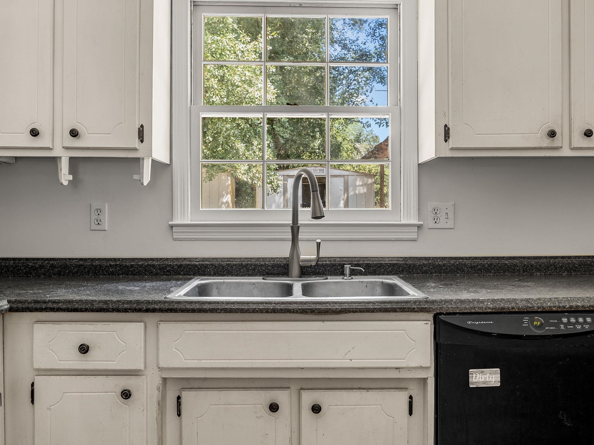 32 Brookville Drive Property Photo 9