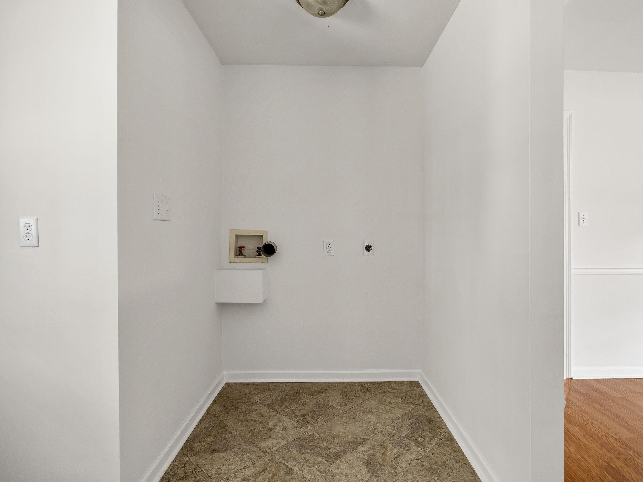 32 Brookville Drive Property Photo 10