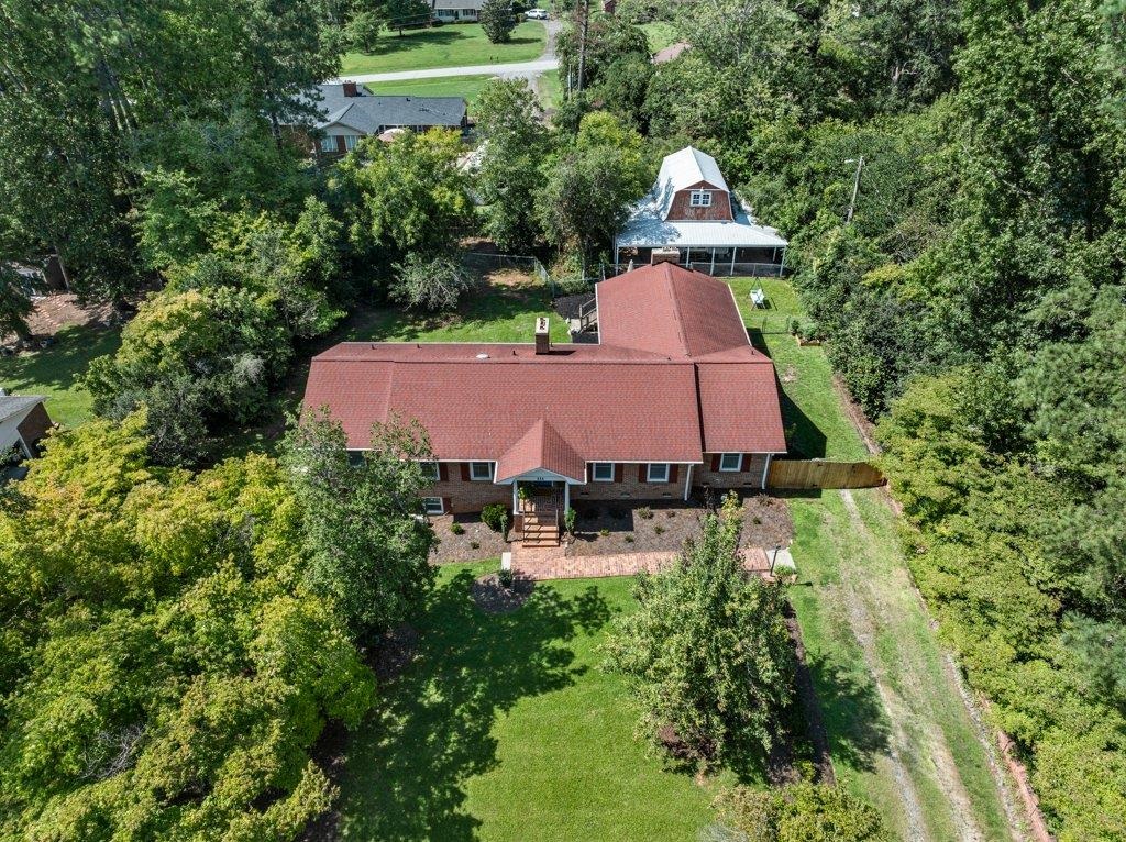 111 Bridletrail Lane Property Photo 3