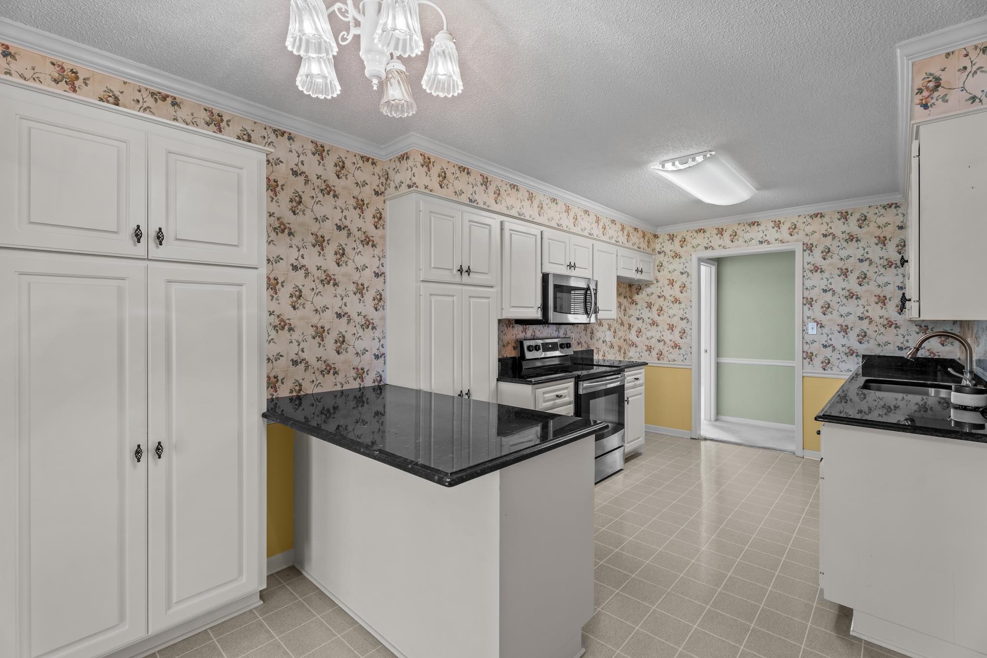 168 S Lake Emory Drive Property Photo 10
