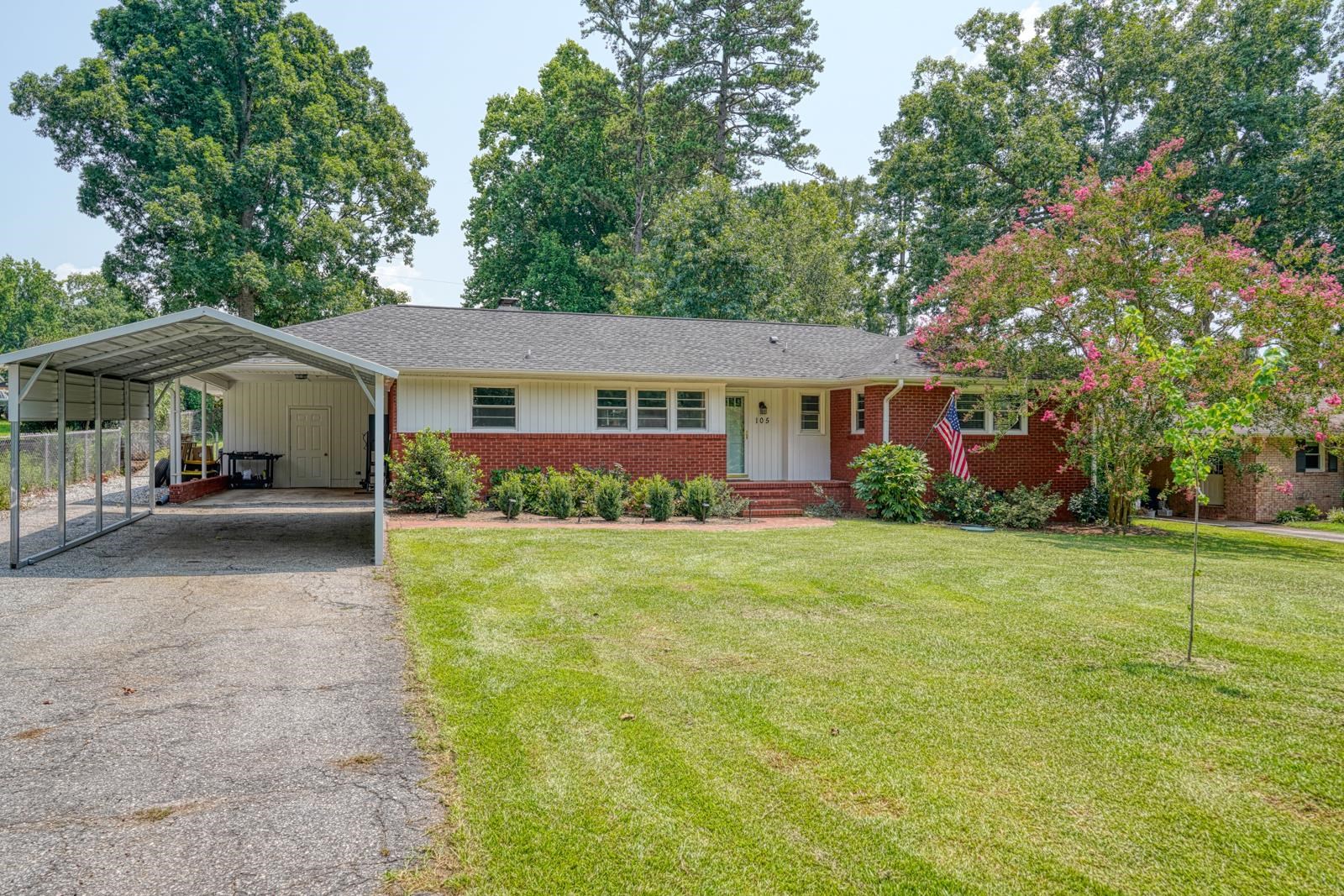 105 Guilford Place Property Photo 3