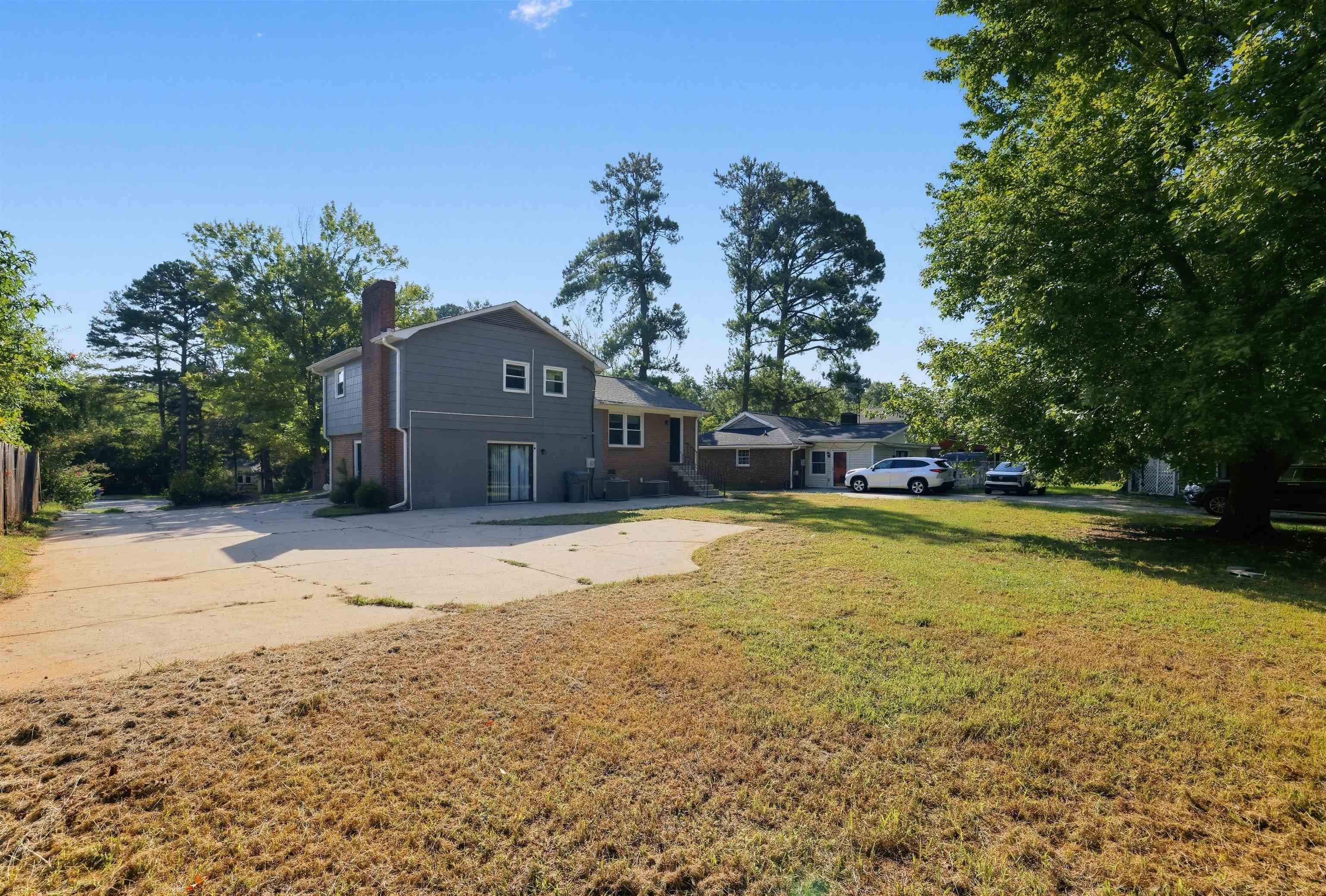 610 Camelot Drive Property Photo 4
