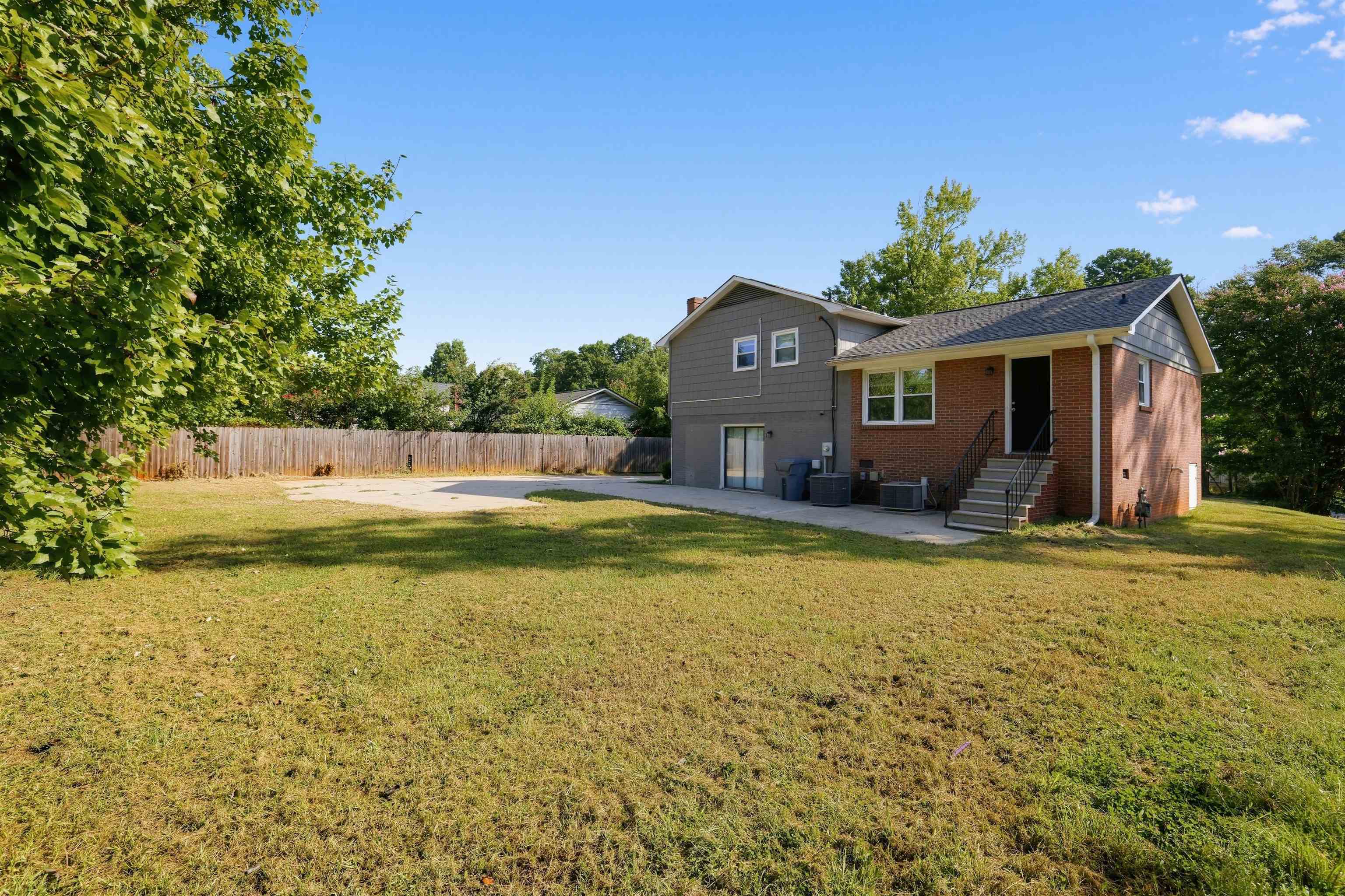 610 Camelot Drive Property Photo 5