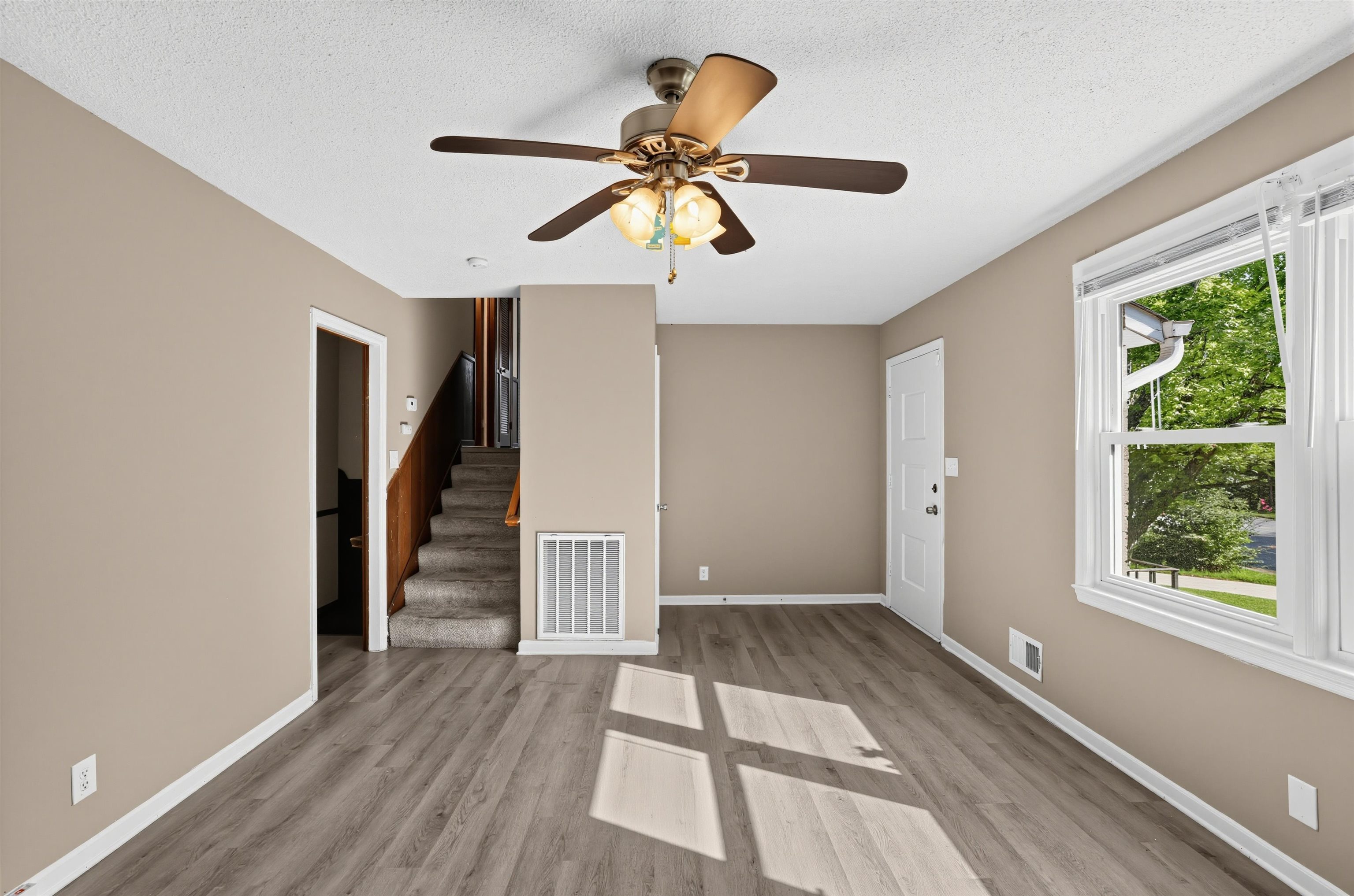 610 Camelot Drive Property Photo 13