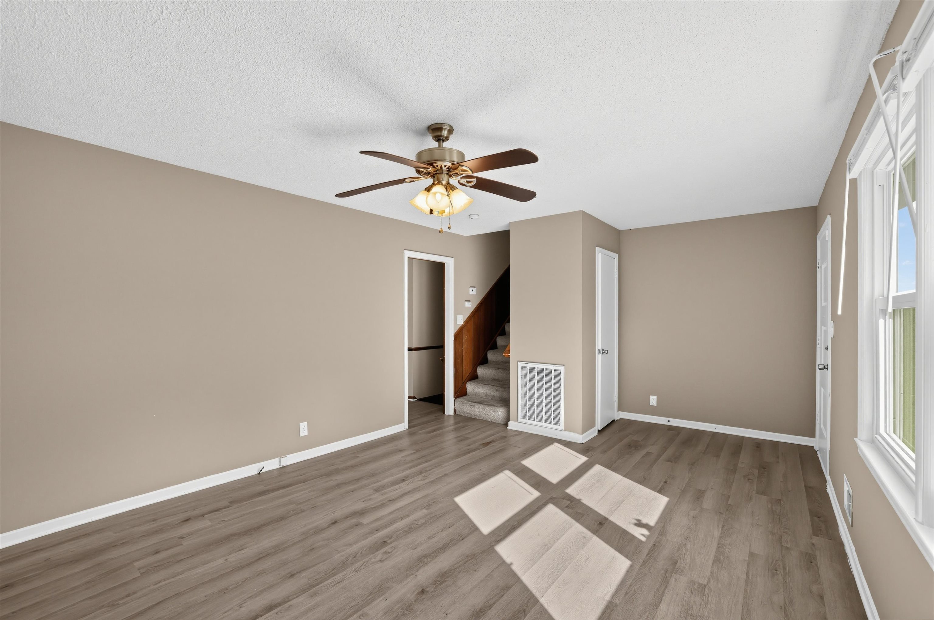 610 Camelot Drive Property Photo 14