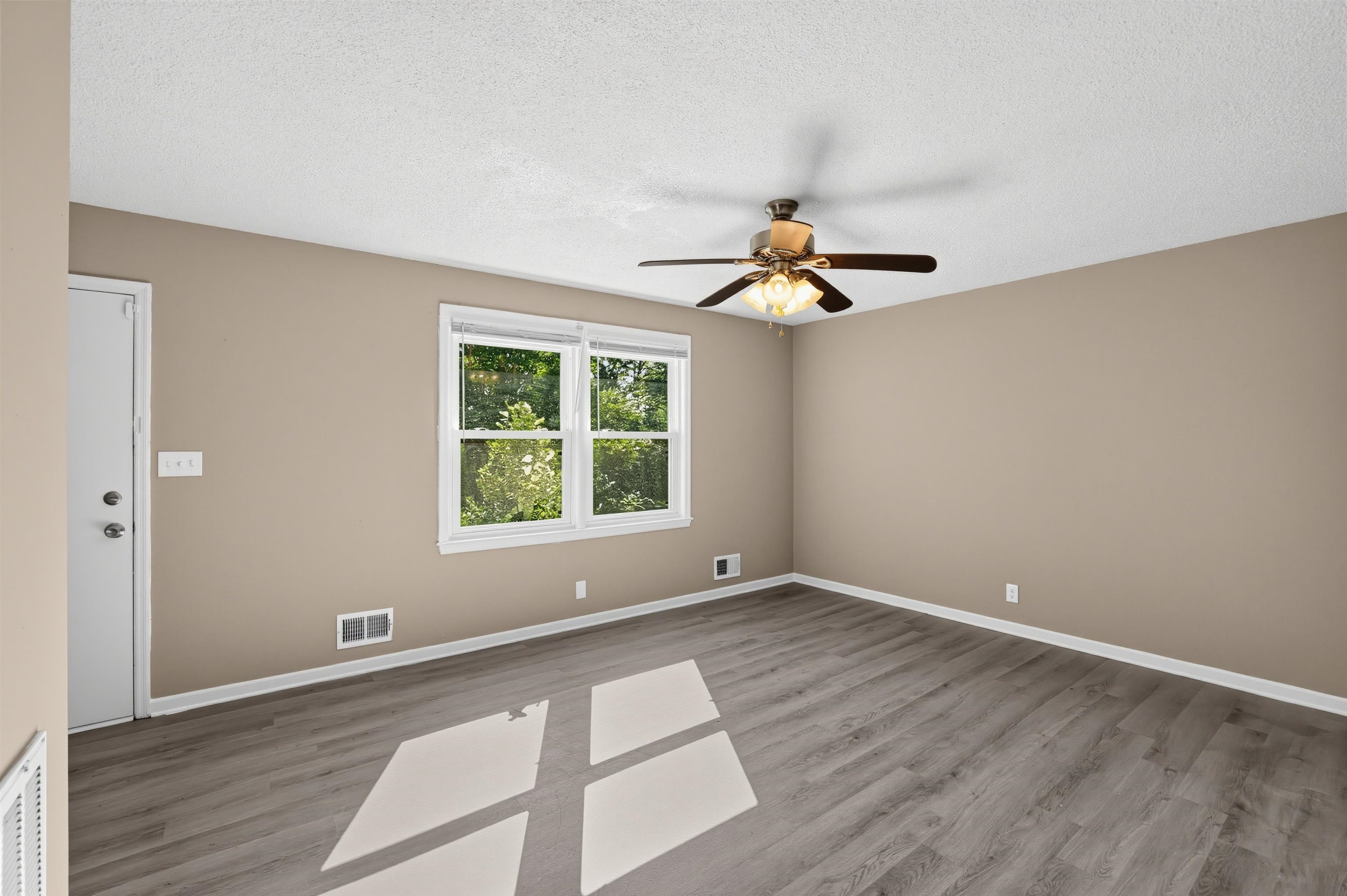 610 Camelot Drive Property Photo 16
