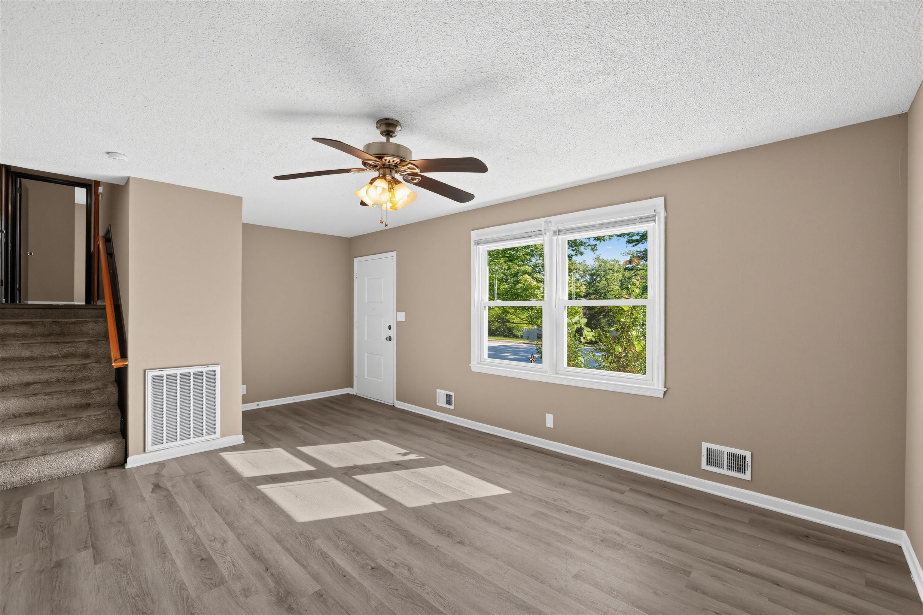 610 Camelot Drive Property Photo 17
