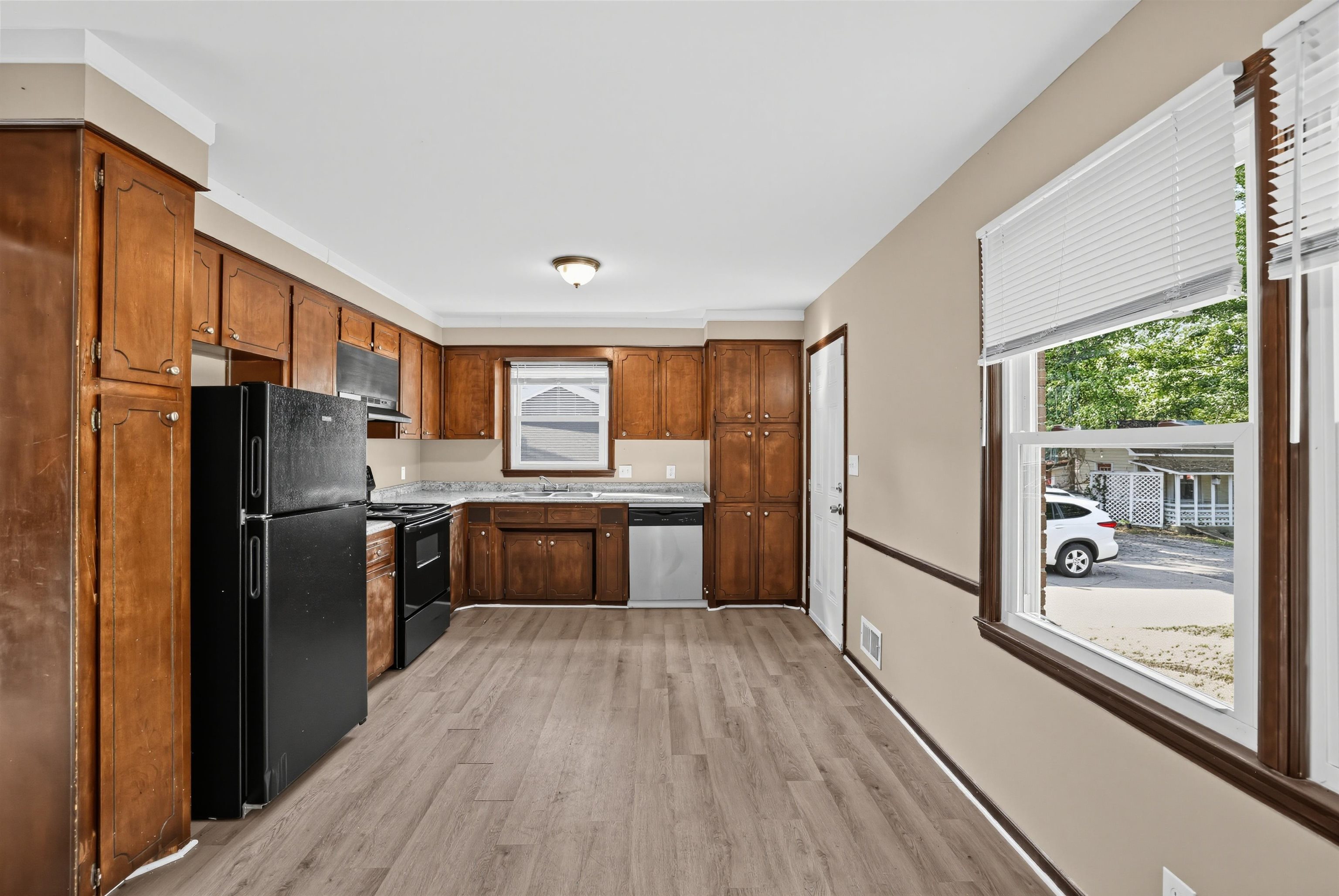 610 Camelot Drive Property Photo 20