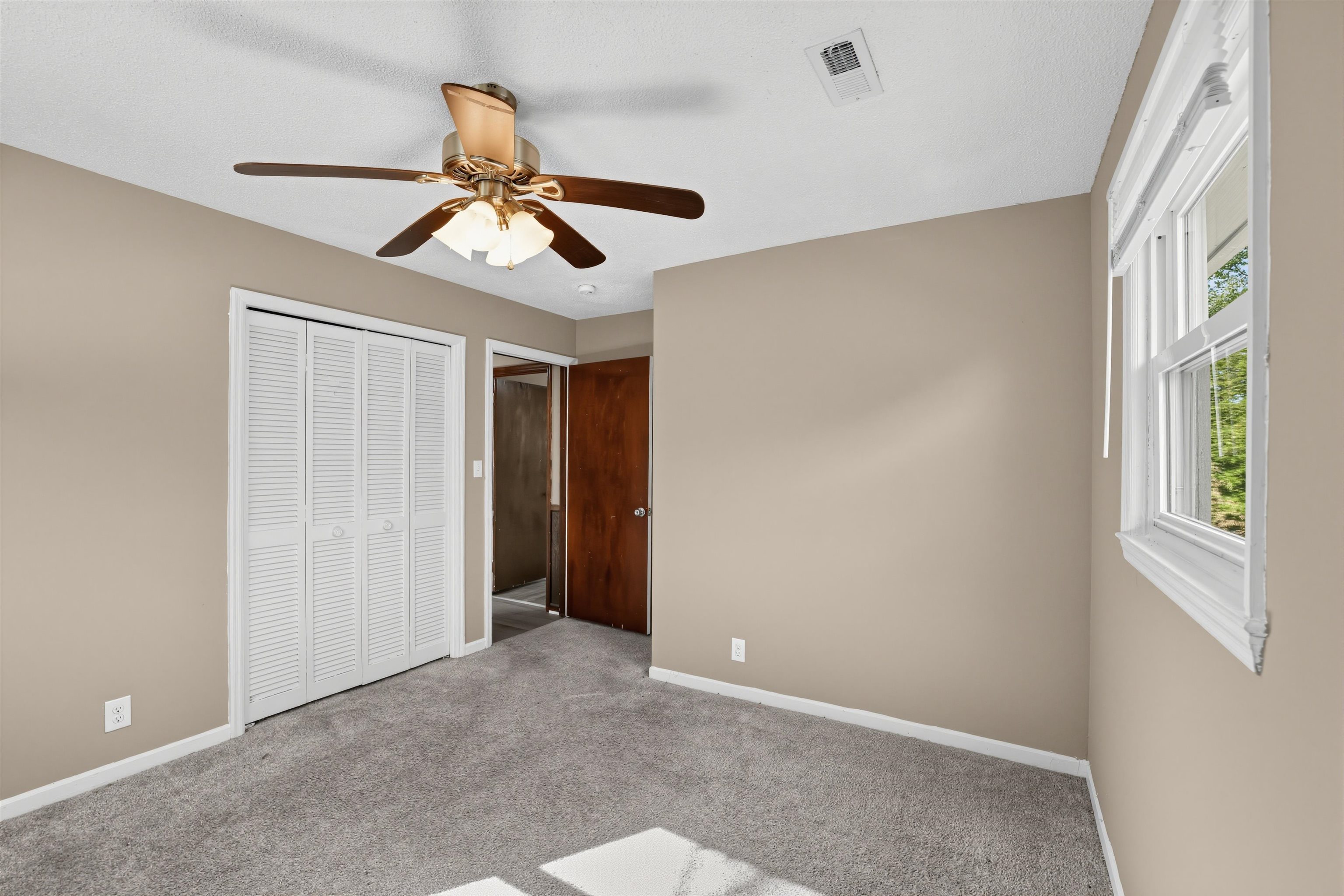 610 Camelot Drive Property Photo 26