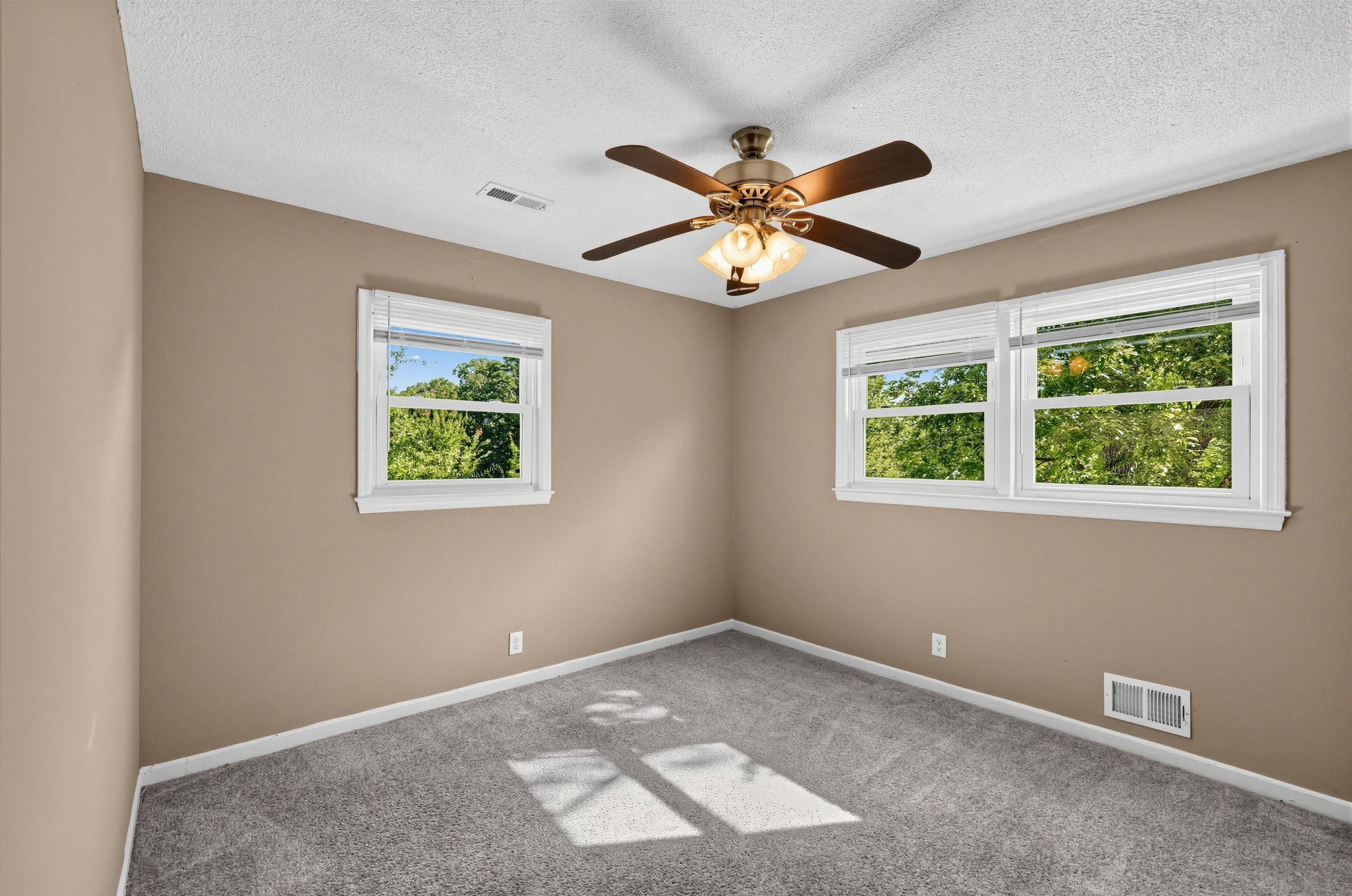 610 Camelot Drive Property Photo 27